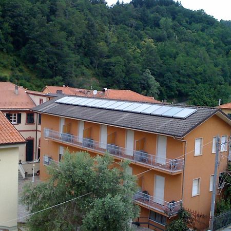 Albergo Amici Varese Ligure Exterior foto