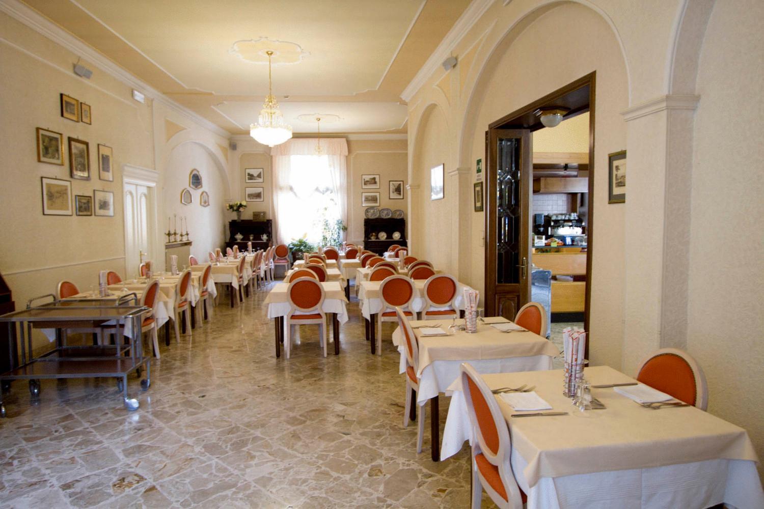 Albergo Amici Varese Ligure Exterior foto