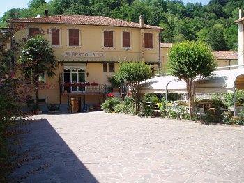 Albergo Amici Varese Ligure Exterior foto